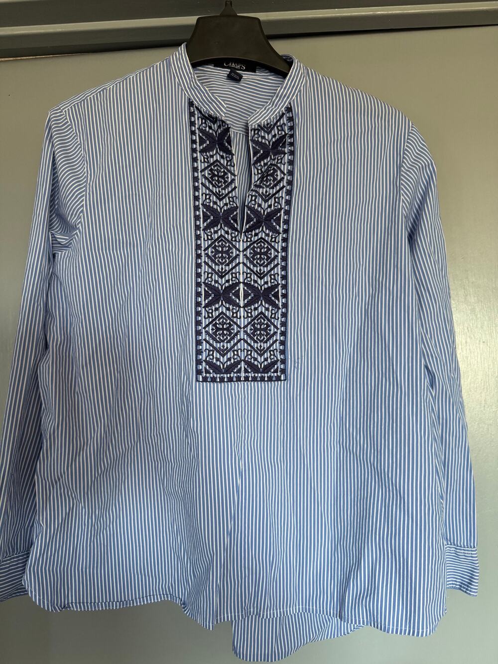 Chaps Embroidered Blue White Stripe Womens V-Neck Pullover Top sz L Long Sleeves